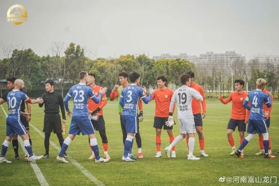 丝袜踩裆丨vk