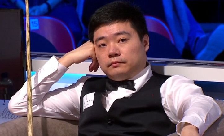 把女同桌胸罩解开摸她奶的图片