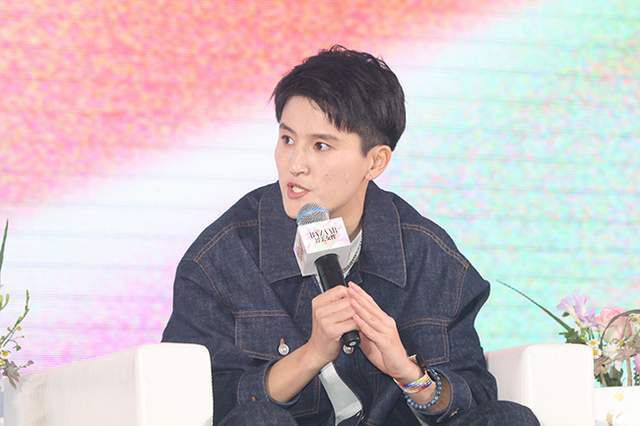 《朋友夫妇交换》3